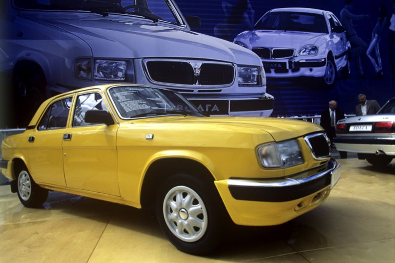 ГАЗ-3110 сменил автомобиль ГАЗ-31029. Он выпускался серийно с 1997 года по 2005 год.
