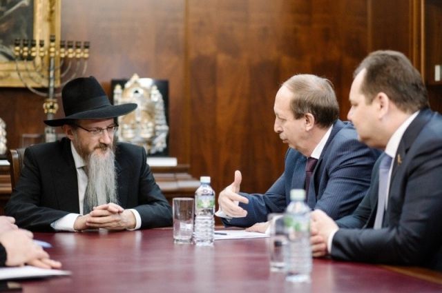 Встреча главного раввина России Берла Лазара и губернатора ЕАО Александра Левинталя.