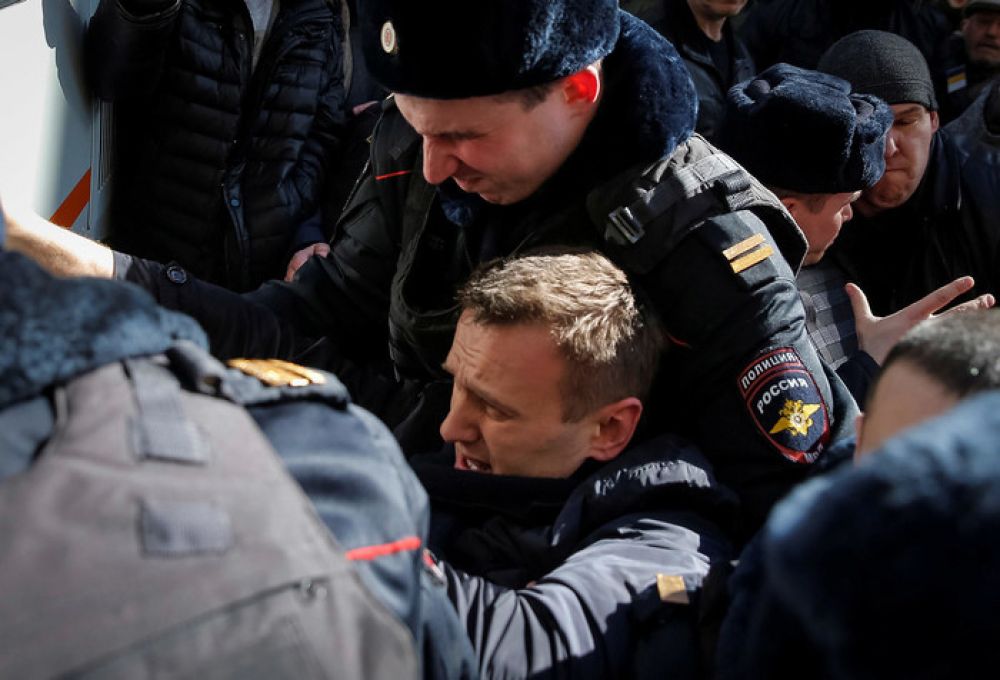 Алексея Навального задержали через несколько минут, после того как он вышел из метро