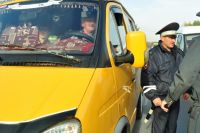 Омские перевозчики жёлтые «Газели» объявили такси. 