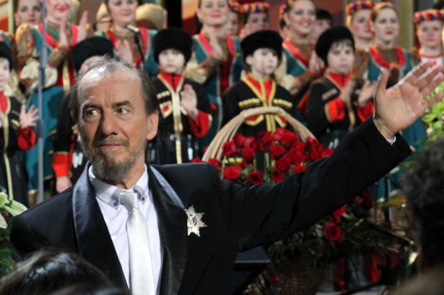 «Наш хор - старейший народный хор России, недавно ему исполнилось 205 лет».