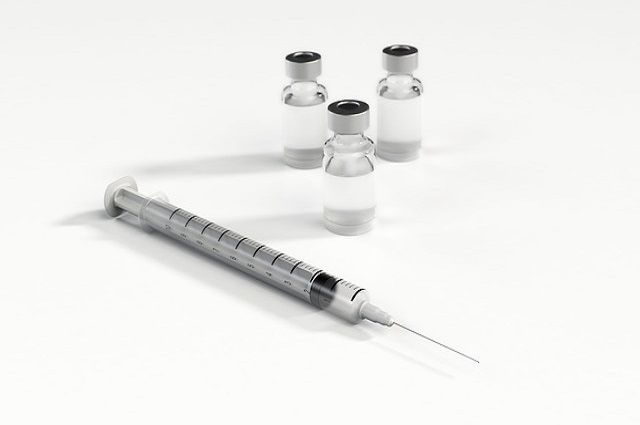 Вакцинация проводится бесплатно в поликлиниках по месту прикрепления пациента.