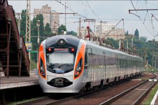 «Укрзализныця» назначила дополнительных поезда на популярных маршрутах