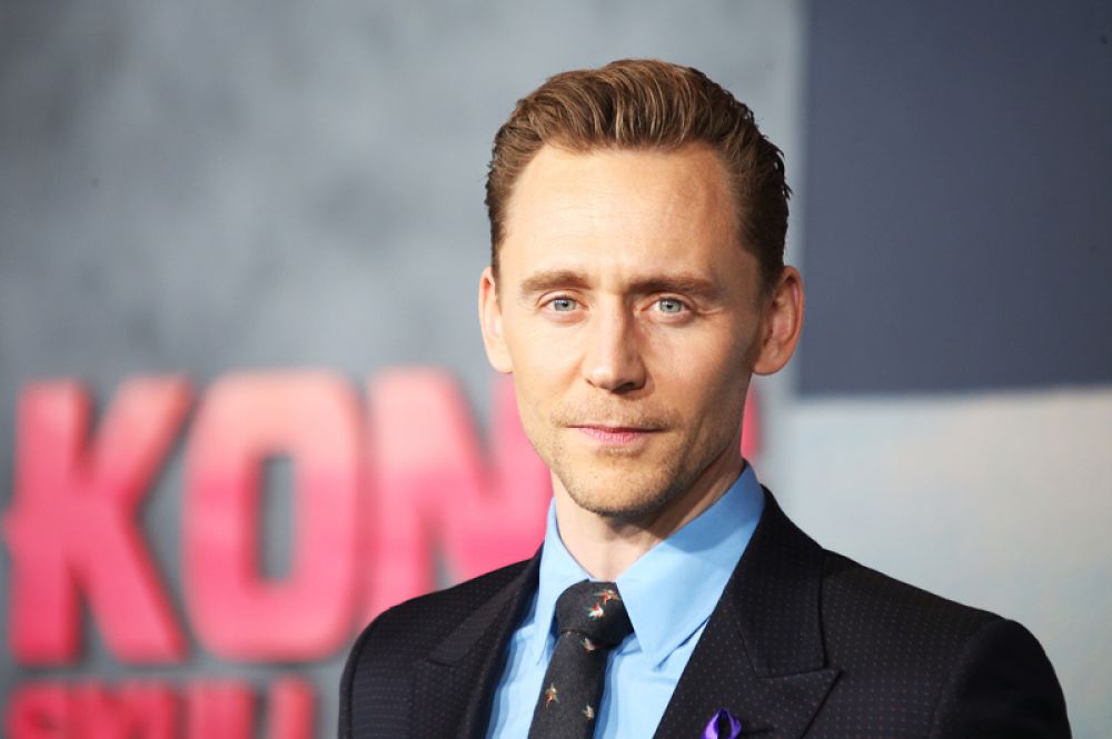 Том Хиддлстон. Большинство помнит его по роли Локи в фильмах Marvel, а также по фильмам «Выживут только любовники» и «Багровый пик».