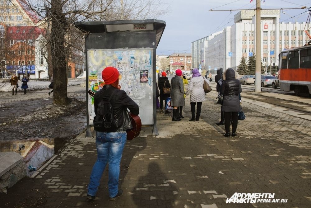Весеннее настроение в городе создают не только ручьи, но и музыка