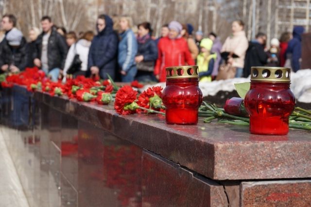 Пермяки почтили память погибших во время взрыва в метро в Санкт-Петербурге.