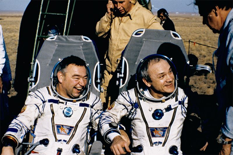 Летчики-космонавты СССР, дважды Герои Советского Союза, участники полета на корабле 