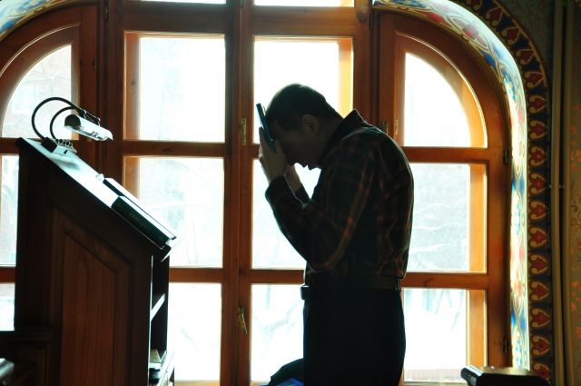 Для православных христиан эти дни посвящены молитве.