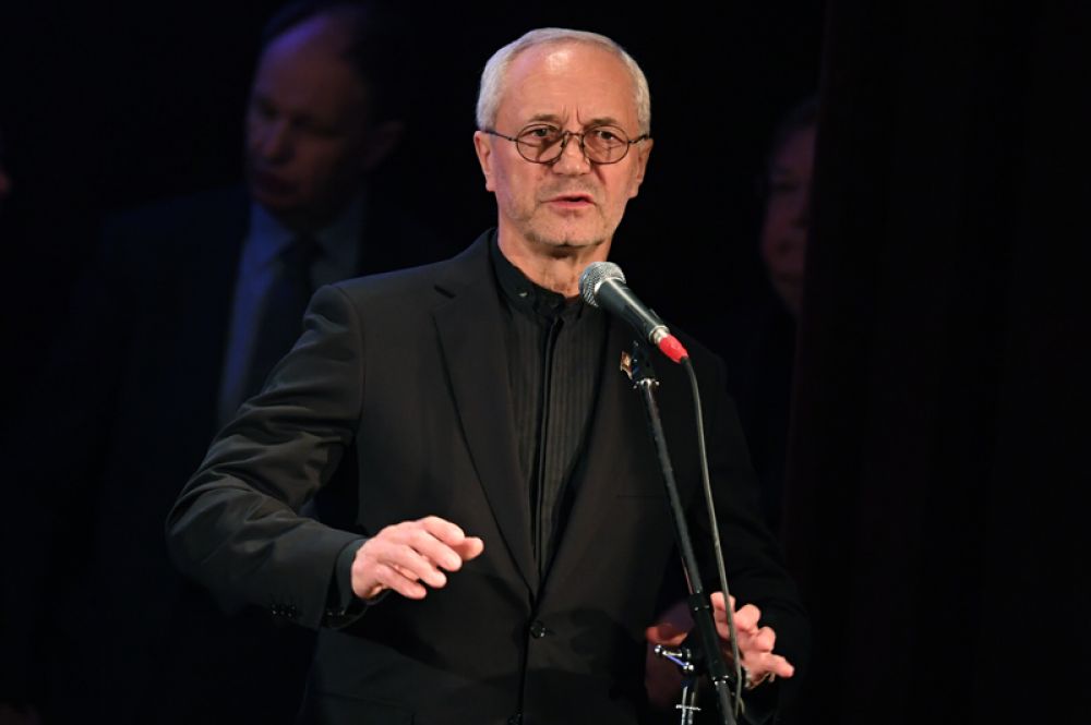 Председатель комиссии по культуре при Мосгордуме, актер, режиссер Евгений Герасимов выступает на церемонии прощания с поэтом Евгением Евтушенко в Центральном доме литераторов в Москве.