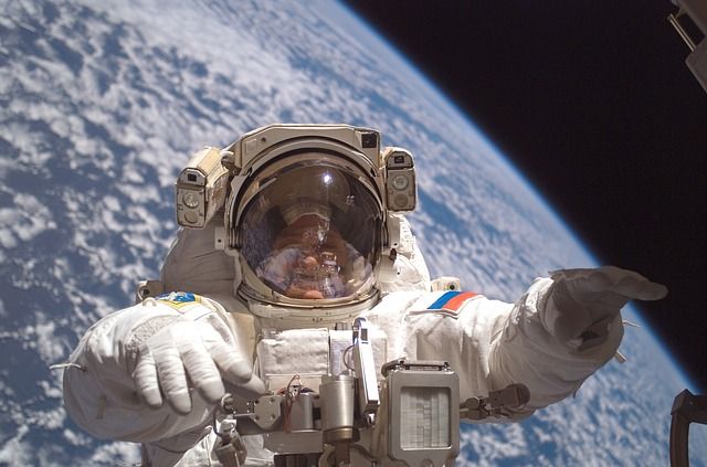 В этот день в 1961 году первый человек полетел в космос.