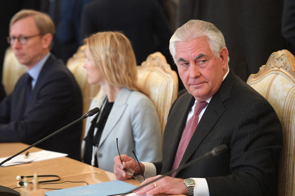 Государственный секретарь США Рекс Тиллерсон во время переговоров в Москве с министром иностранных дел РФ Сергеем Лавровым.