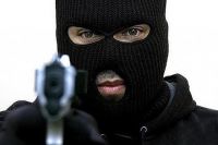 В Орске продавец отбился от грабителя с пистолетом