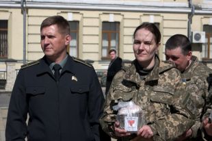 Партия передала пасхи
