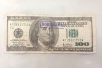 63-летняя оренбурженка пыталась обменять фальшивые 100 долларов