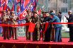 13 апреля. Северокорейский лидер Ким Чен Ын торжественно открыл в центре Пхеньяна  улицу «рассвета».