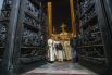 Священнослужители на пасхальном богослужении в Исаакиевском соборе в Санкт-Петербурге.