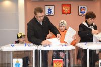 У главы Тазовского района Александра Иванова годовой доход уменьшился почти на 1 млн рублей.