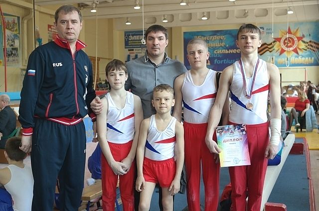 Ангарские гимнасты и их тренеры.