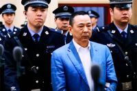 Миллиардер Лю Хань рыдал,когда его приговорили к смертной казни.