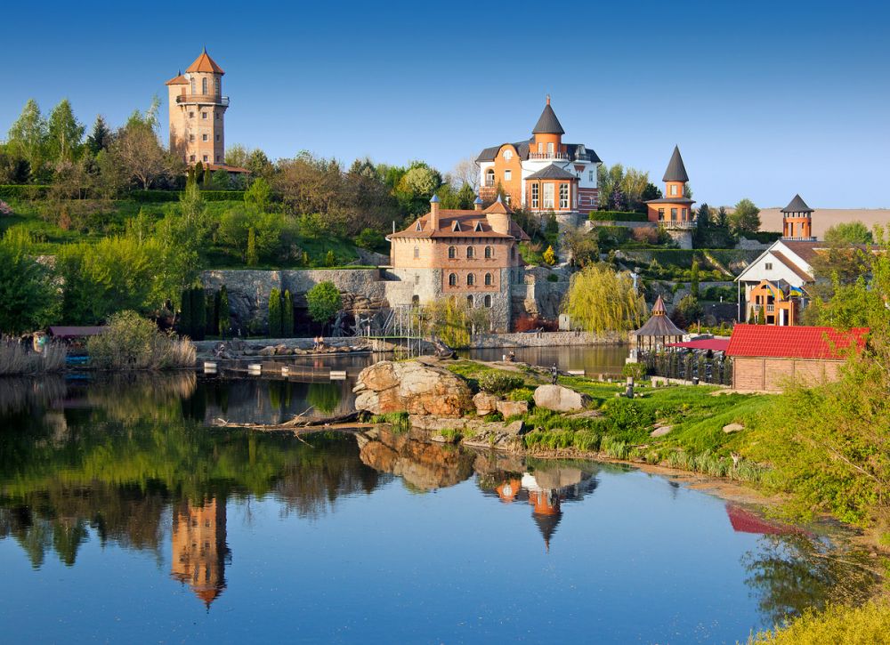 Село Буки, Киевской области манит туристов своим Ландшафтным парком