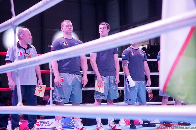 Российская команда Patriot Boxing сразилась с Uzbek Tigers из Узбекистана. Эти команды выступают в VII сезоне Всемирной серии бокса (WSB) в группе B. В неё также входят клубы Astana Arlans (Казахстан) и China Dragons (Китай). Всего же в турнире участвуют боксёрские команды из 12-ти стран, которые разбиты на три отборочные группы: Америка (А), Азия (В) и Европа (С).