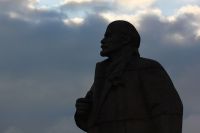 Памятников Ленину в Иркутске несколько штук.
