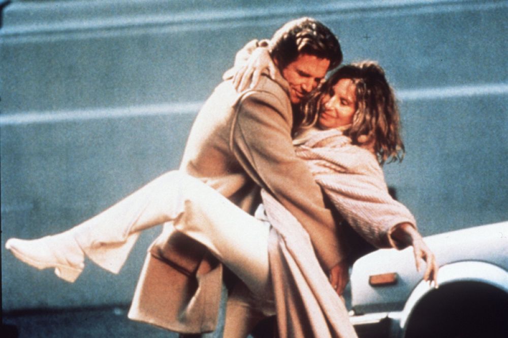 В романтической картине «У зеркала два лица» (1996).
