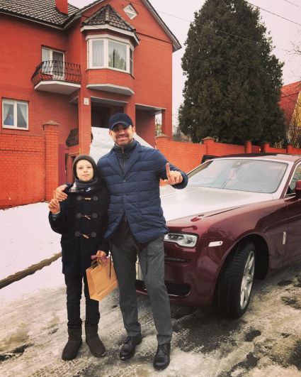 Известный телеведущий и ресторатор Николай Тищенко владелец шикарного Rolls-Royce