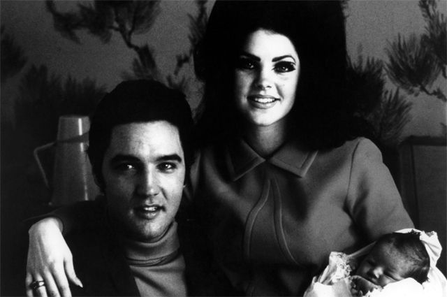 Элвис и Присцилла Пресли с дочерью Лизой Марией. 1968 год.