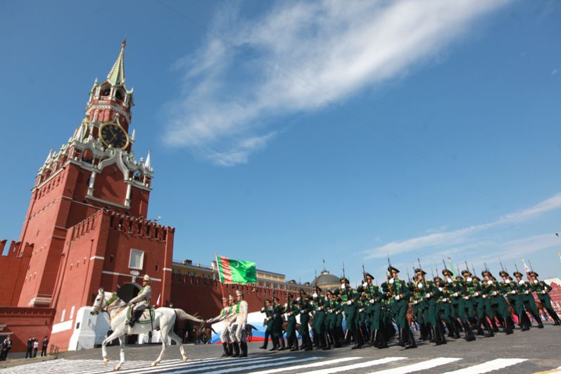 9 мая 2010 года. Участники Парада в честь 65-й годовщины Победы в Великой Отечественной войне.