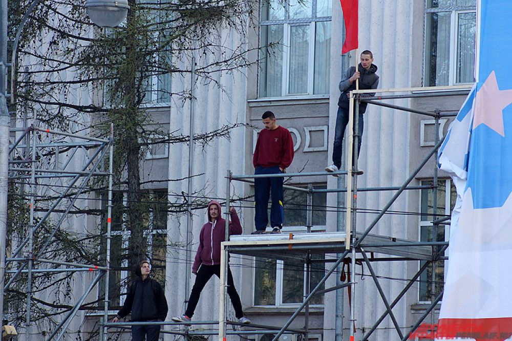 Некоторые артисты на параде Победы выступят на высотных конструкциях.