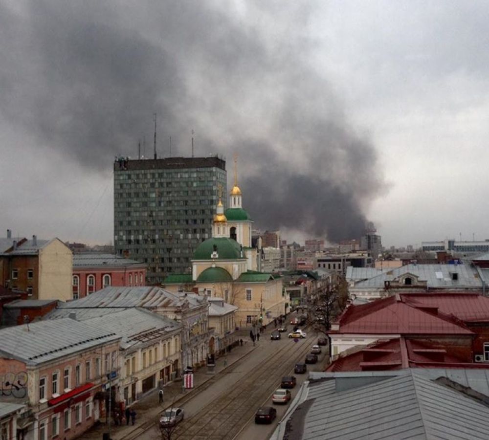 Пожар на складе макулатуры в Перми.