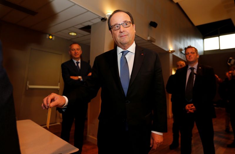 Через два часа после старта выборов свой голос отдал действующий президент Франсуа Олланд, приехавший в город Тюль.