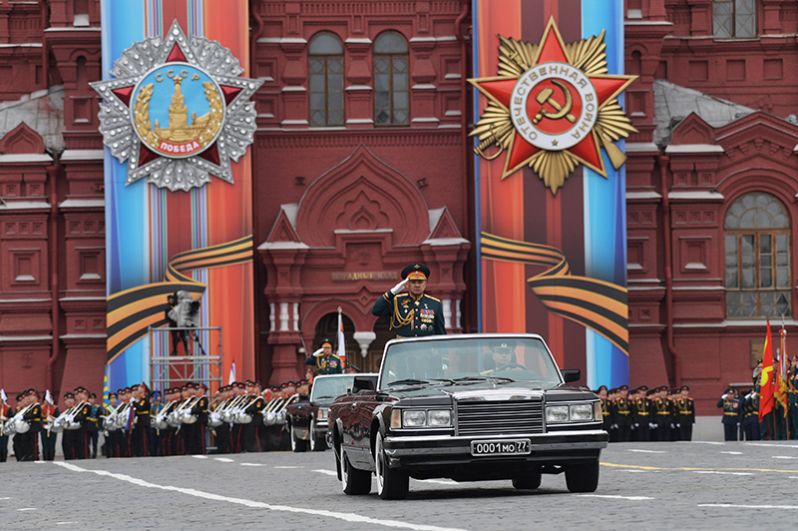 Министр обороны РФ Сергей Шойгу на военном параде, посвященном 72-й годовщине Победы в Великой Отечественной войне.
