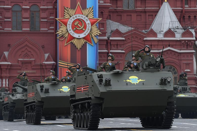 Боевая машина десанта БМД-4 М «Садовница» на военном параде на Красной площади, посвящённого 72-й годовщине Победы в Великой Отечественной войне.