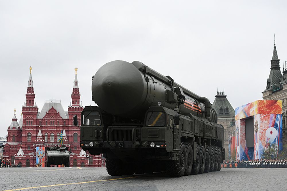 Подвижный грунтовый ракетный комплекс (ПГРК) «Ярс» с РС-24 на военном параде на Красной площади, посвященном 72-й годовщине Победы в Великой Отечественной войне.