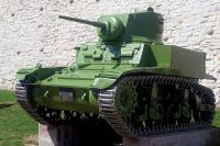 Более 60 моделей военной техники представил Викуловский музей