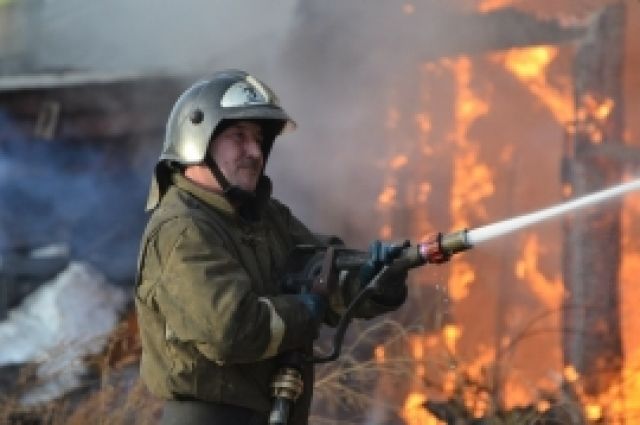 На тушение пожара от МЧС России привлекалось 15 человек, 5 единиц техники.