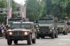На центральной площади Краснодара - армейские бронированные автомобили «Тигр» и «Тайфун».