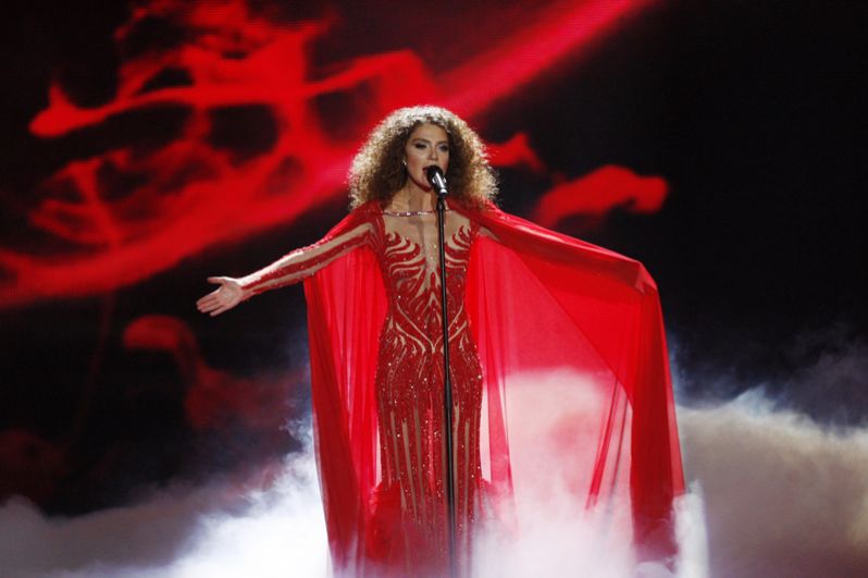 Тамара Гачечиладзе из Грузии выступает с песней «Keep the Faith» во время первого полуфинала «Евровидения» в Киеве.