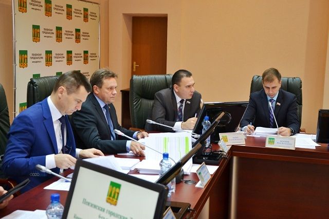 Георгий Тюрин был в числе четырнадцати депутатов, уличенных прокуратурой в подаче недостоверных сведений о доходах за 2015 год.