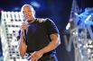 На третьем месте — Андре Янг, известный слушателям как Dr. Dre. Помимо сольного творчества, Dr. Dre продюсировал альбомы других рэперов, среди которых Snoop Dogg, Eminem, 50 Cent, Xzibit, 2Pac и Busta Rhymes, многие альбомы которых стали мультиплатиновыми. Его состояние оценивается в $740 млн.