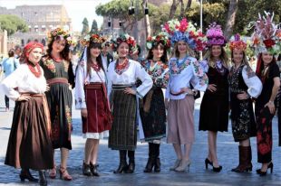 Украинские женщины на улицах Рима