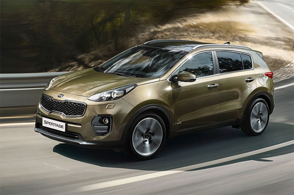 Маркетологи из KIA потирают руки. Под программу попал и без того популярный кроссовер KIA Sportage. Цена на него начинается от 1 219 900 рублей, а наиболее ходовые версии с 2,0-литровым агрегатом и автоматом — от 1 429 000 рублей. Правда, привод только передний.