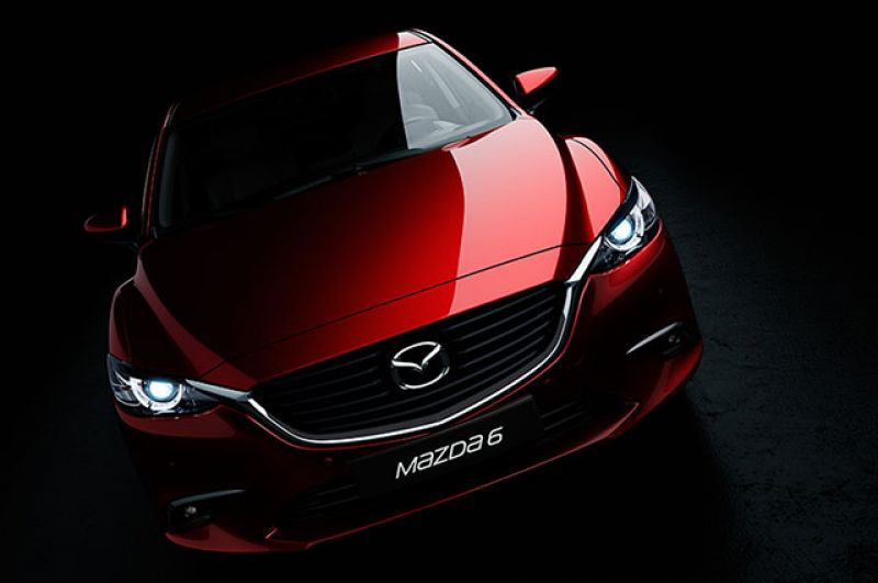 От младшей сестры не отстает и старшая, Mazda 6, родом из Владивостока. Цена на щеголеватую версию 2.0 Active AT начинается от 1 385 000 рублей. С льготными кредитами и лизингом ее купить будет намного легче. 