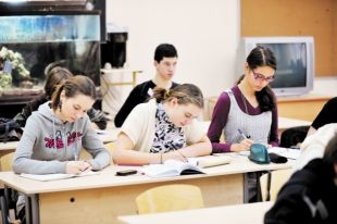 Участники круглого стола уверены, что будущих сотрудников надо готовить со школы.