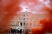 17 мая. В Греции прошла всеобщая 24-часоваязабастовка в знак протеста против принимаемых правительством мер жесткой экономии.