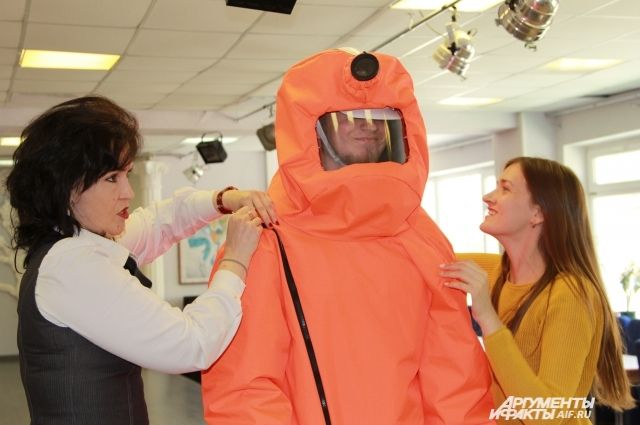 Новый костюм спасателей МЧС может выдержать температуру в 160 градусов.
