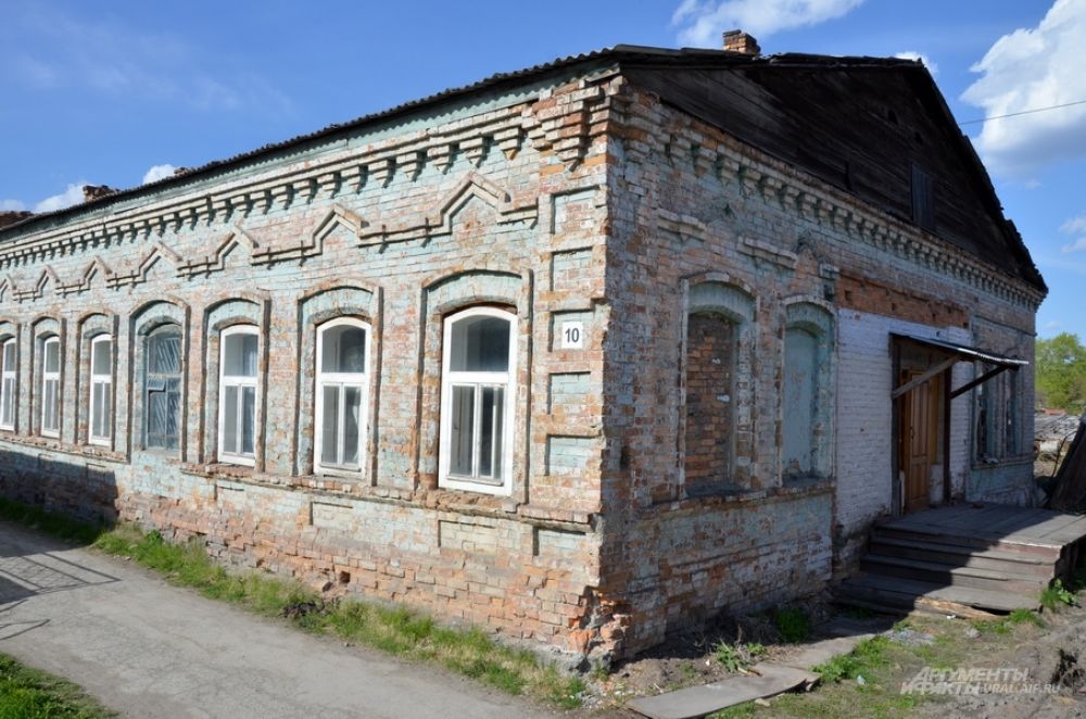 Домна Советской, 10.