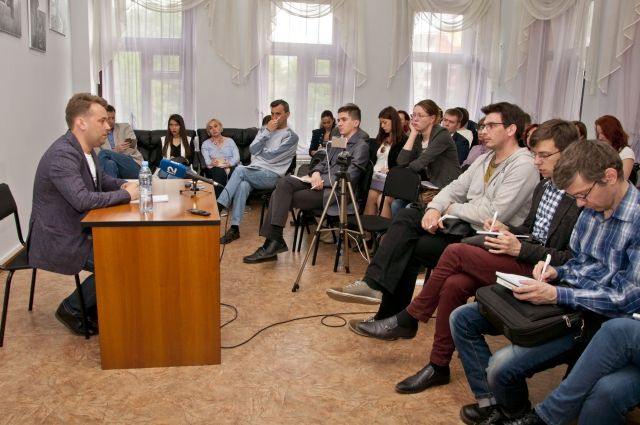 Представители омских СМИ задали множество вопросов столичному гостю.